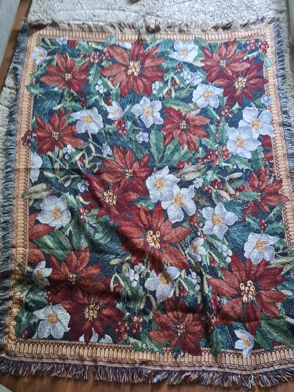 Holiday Poinsettia Throw Blanket - Red & Green